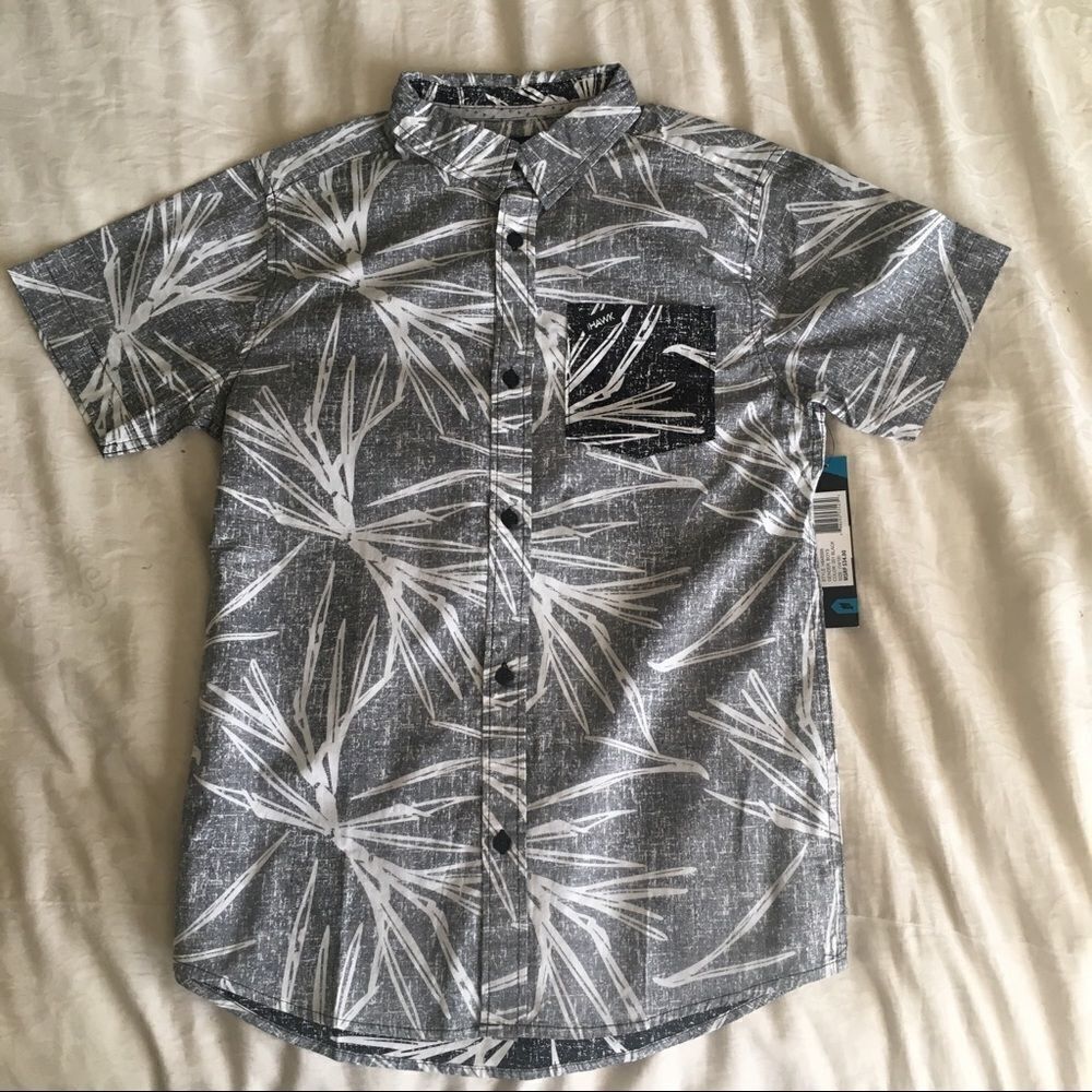 Hawk single pocket woven button up